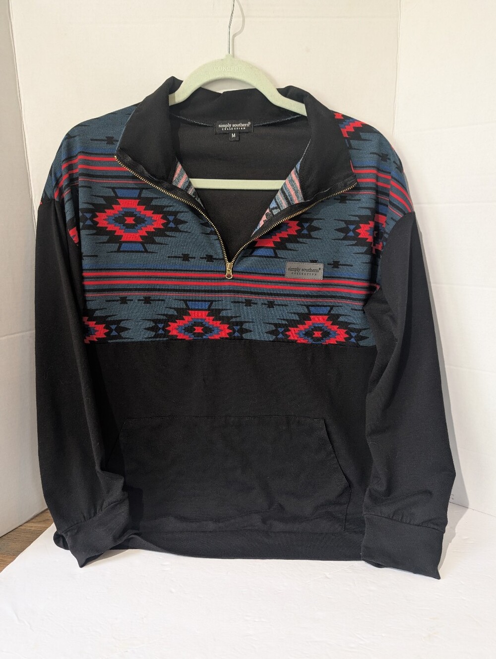 Simply Southern Women's M 1/4 Zip Pullover Gold Sequin Bear Aztec Black Red